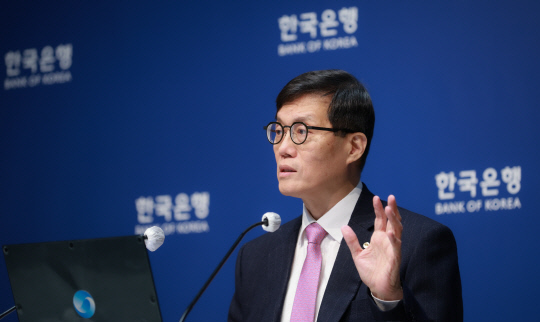 이창용 한국은행 총재가 16일 금융통화위원회 본회의 후 열린 기자간담회에서 발언하고 있다. [한국은행 제공]